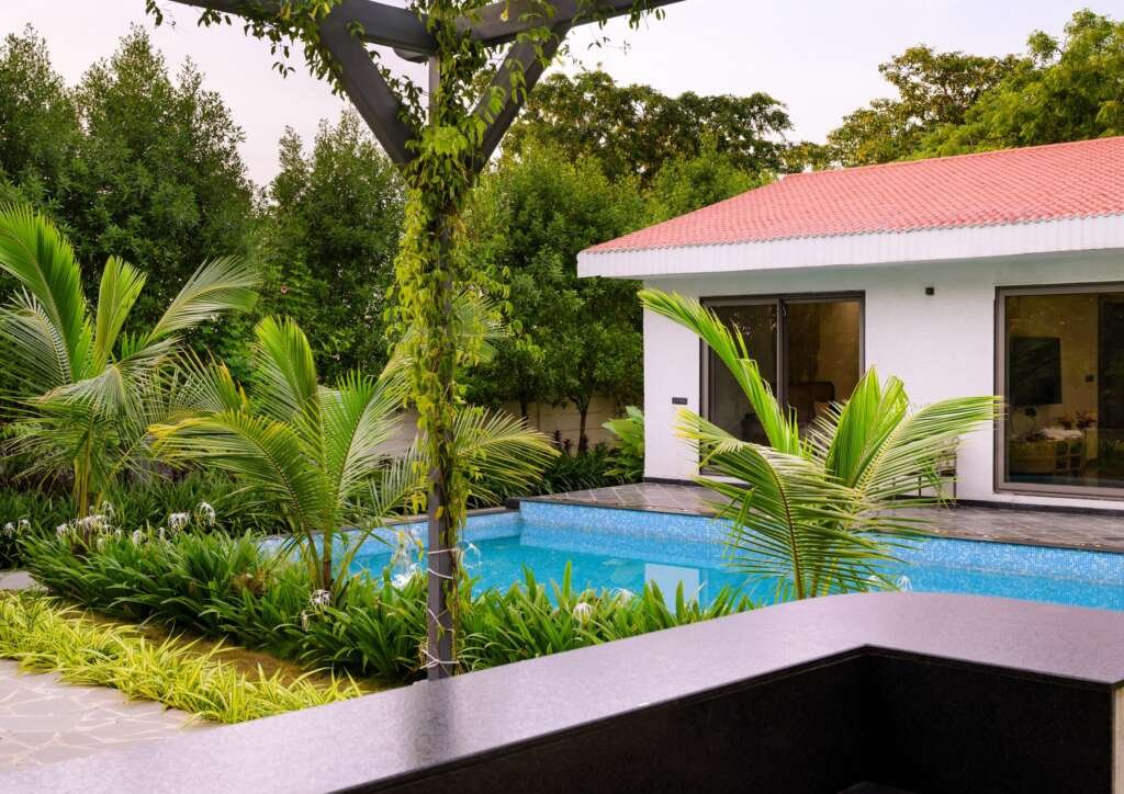 This contemporary farmhouse feels more like nature’s own hideaway