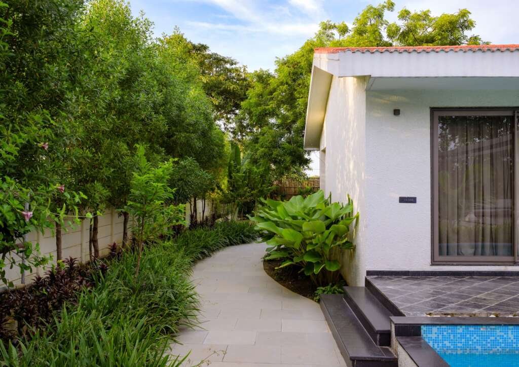 This contemporary farmhouse feels more like nature’s own hideaway
