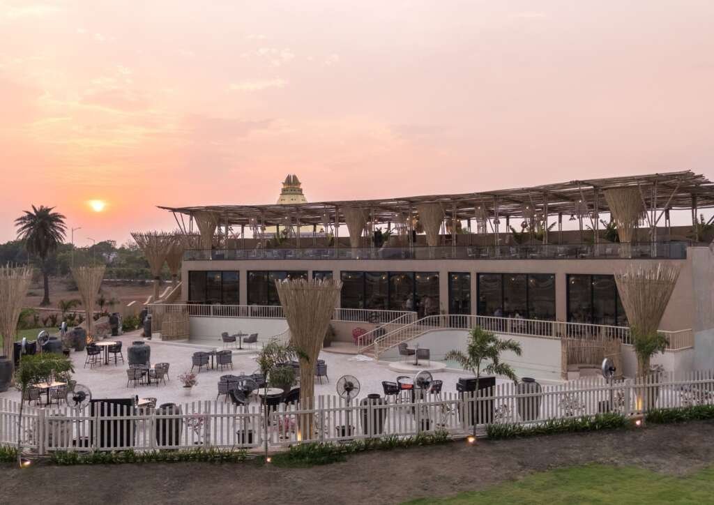 This Lakeside Retreat in Raipur Hides Its Structure and Lets Bamboo and Stillness Take Over