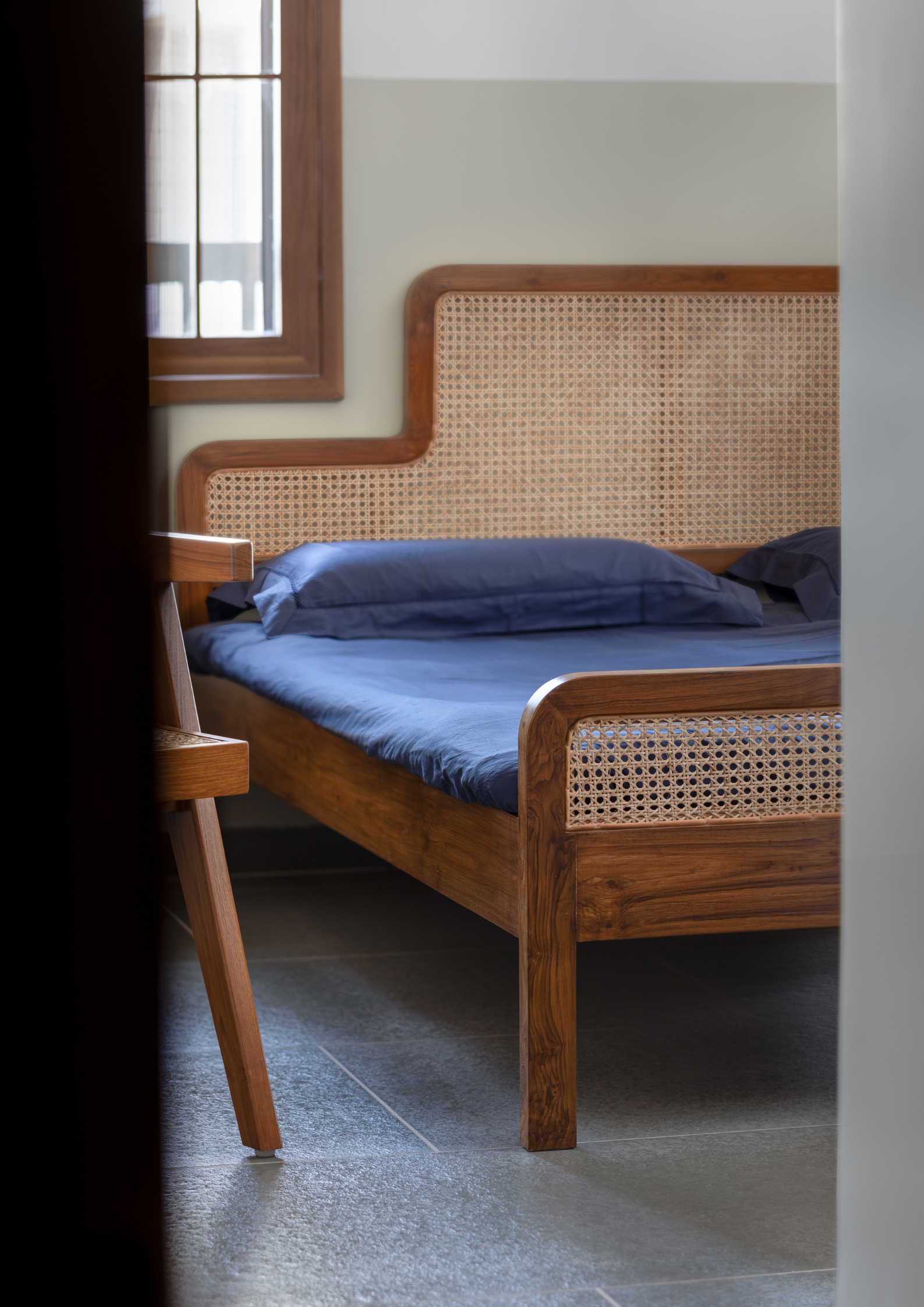 A Soulful 1BHK Apartment in Gujarat Shows How Wabi-Sabi Meets Indian Craftsmanship