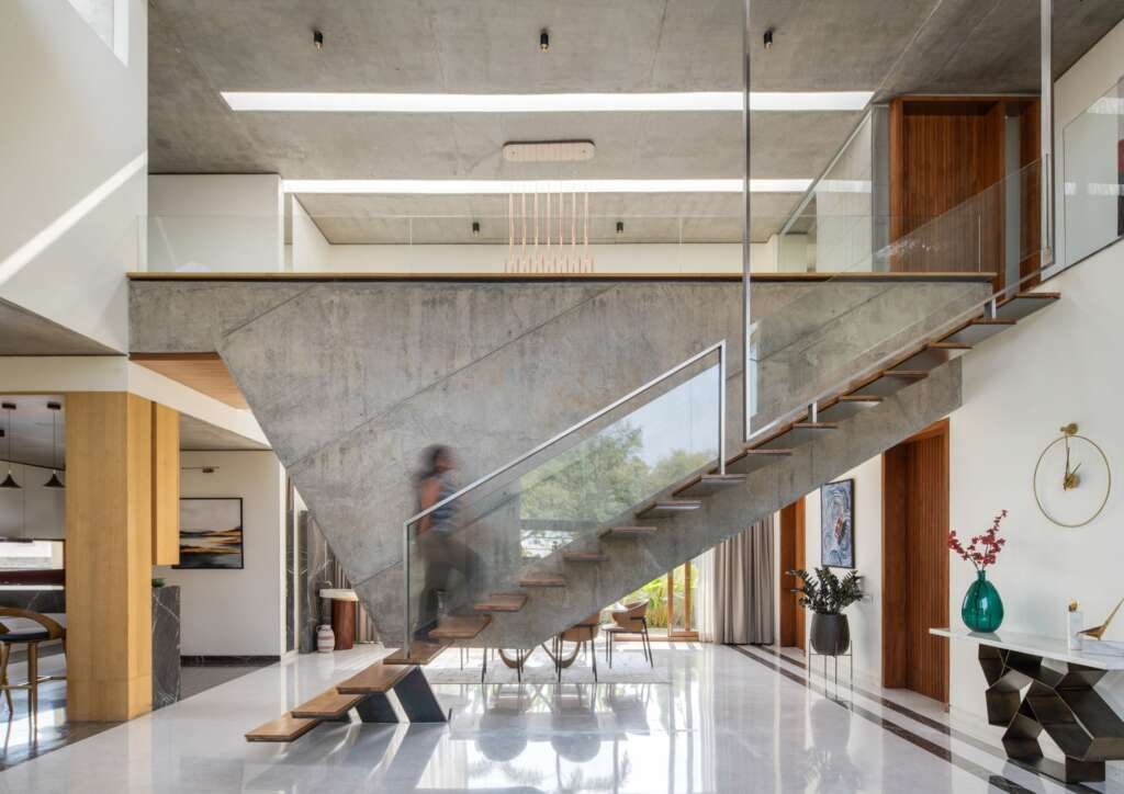 The Quarry House by Crest Architects: A Minimalist Masterpiece Rooted in Nature and Concrete