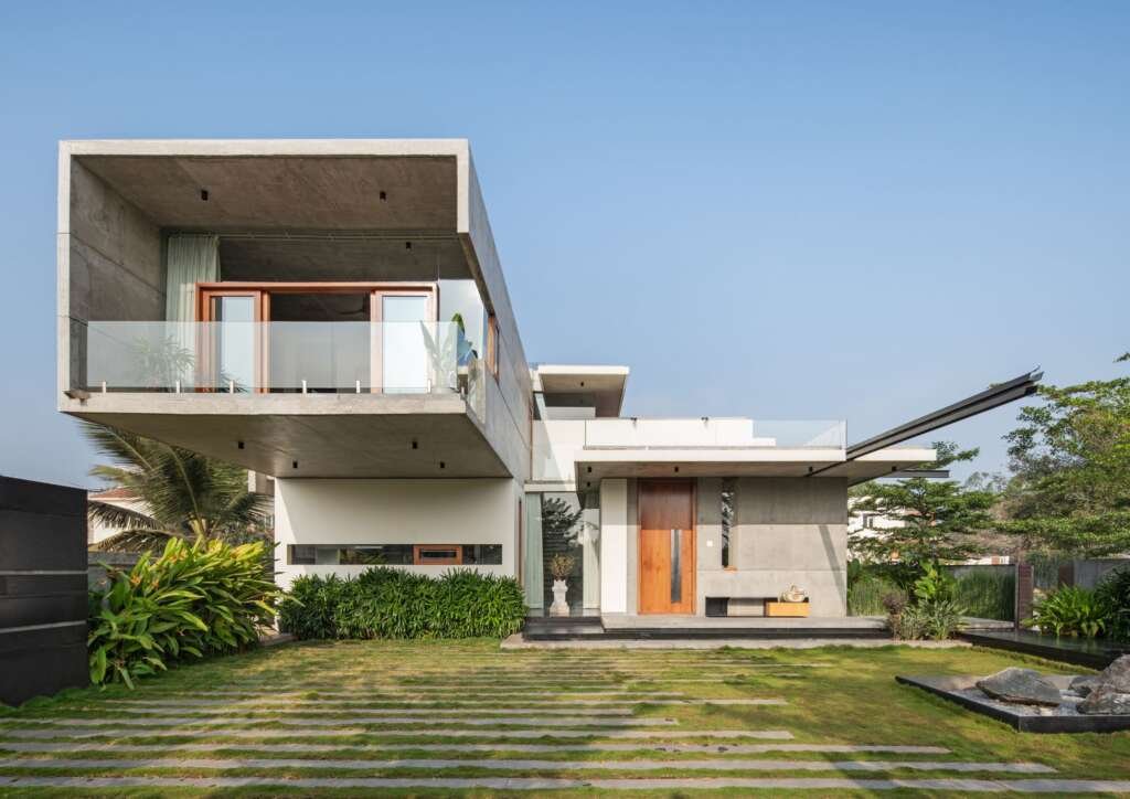 The Quarry House by Crest Architects: A Minimalist Masterpiece Rooted in Nature and Concrete
