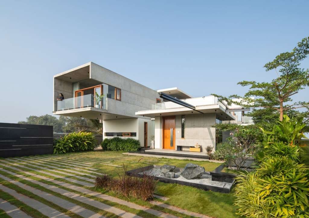 The Quarry House by Crest Architects: A Minimalist Masterpiece Rooted in Nature and Concrete