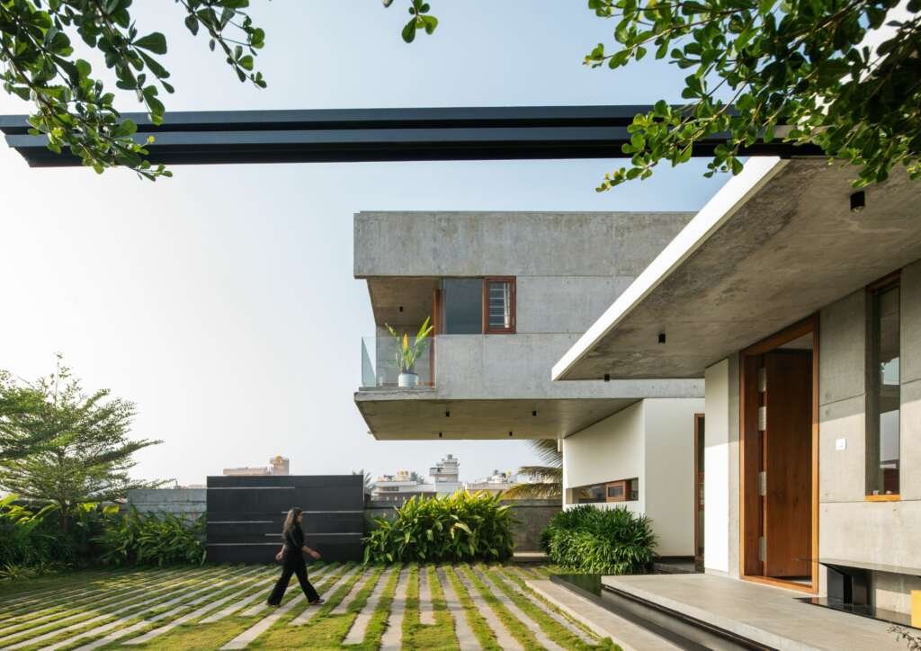 The Quarry House by Crest Architects: A Minimalist Masterpiece Rooted in Nature and Concrete