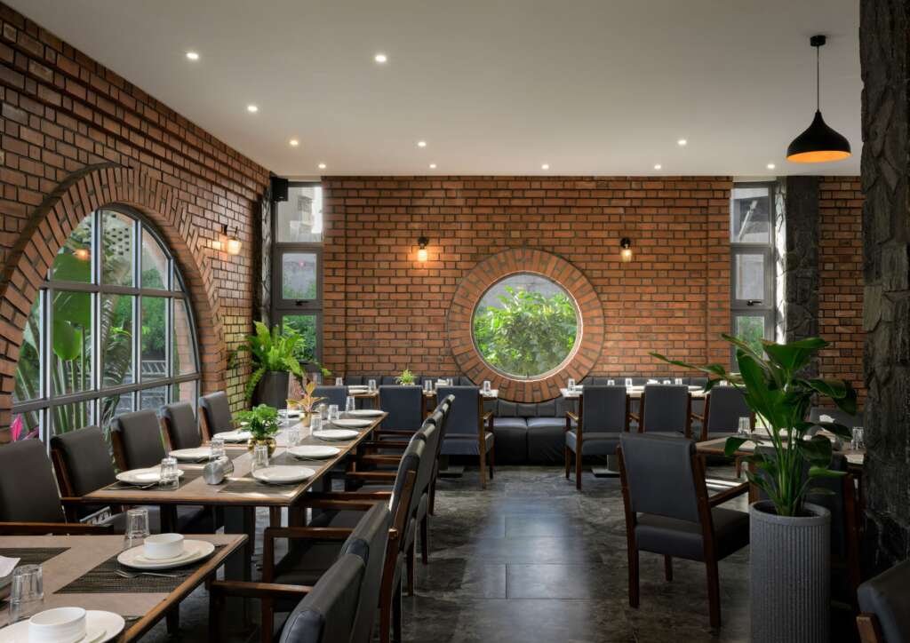 The Brick Arch Restaurant by AD+Atelier: A Contemporary Ode to Vernacular Architecture in Pune