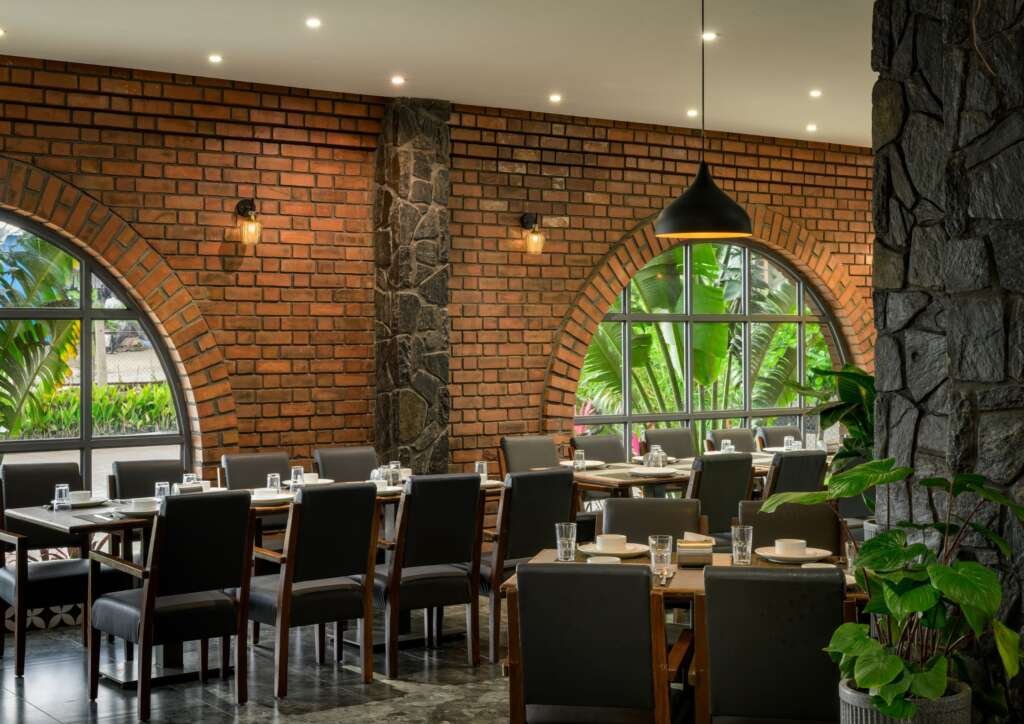 The Brick Arch Restaurant by AD+Atelier: A Contemporary Ode to Vernacular Architecture in Pune