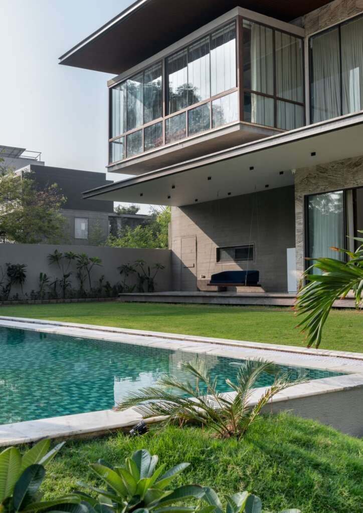 Sculpted Elegance: A Luxurious Contemporary Villa by Squelette Design That Blends Geometry, Light, and Nature