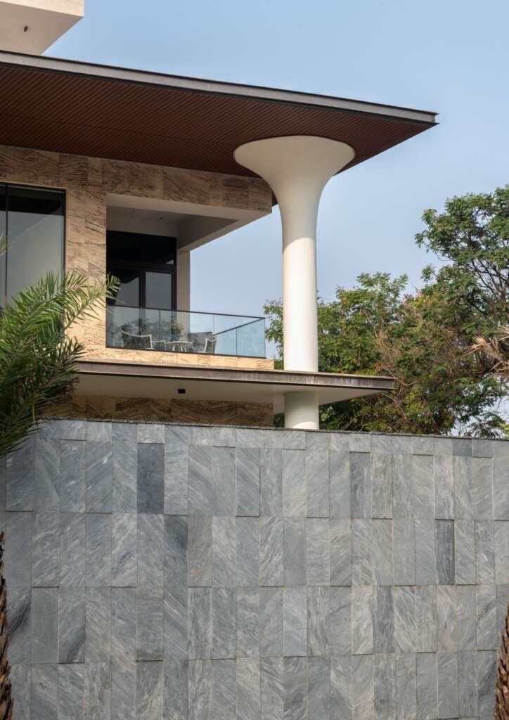 Sculpted Elegance: A Luxurious Contemporary Villa by Squelette Design That Blends Geometry, Light, and Nature