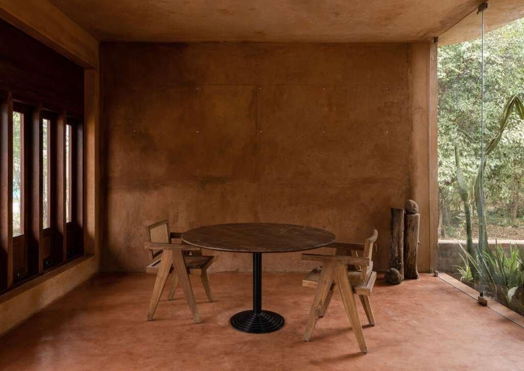 Vaazh: A Handcrafted Earth Home Embracing Nature