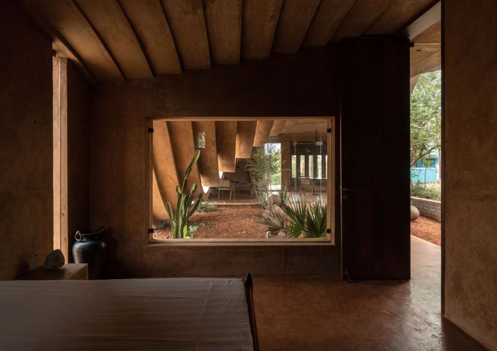 Vaazh: A Handcrafted Earth Home Embracing Nature