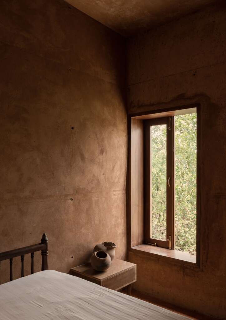 Vaazh: A Handcrafted Earth Home Embracing Nature