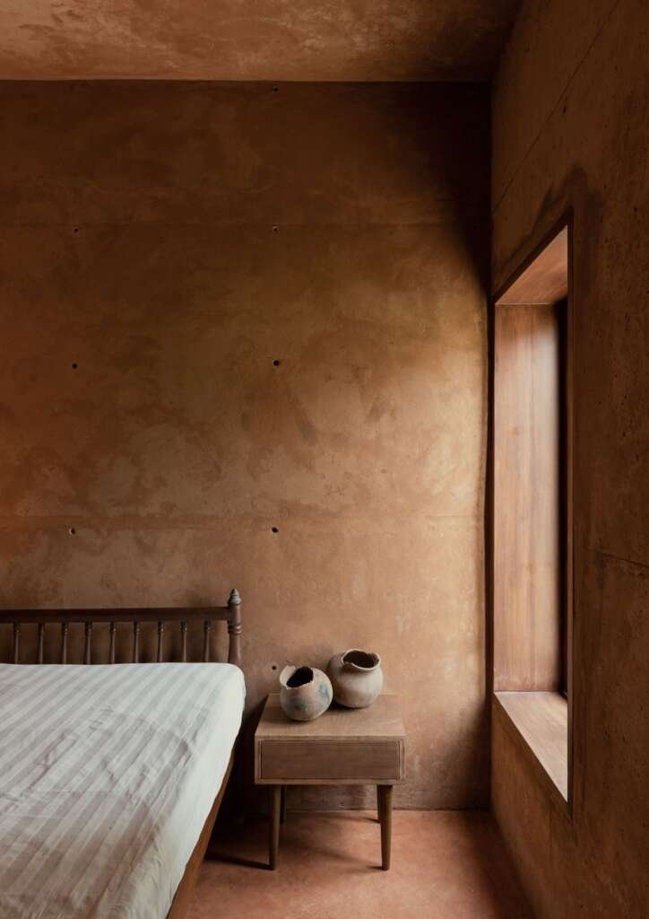 Vaazh: A Handcrafted Earth Home Embracing Nature