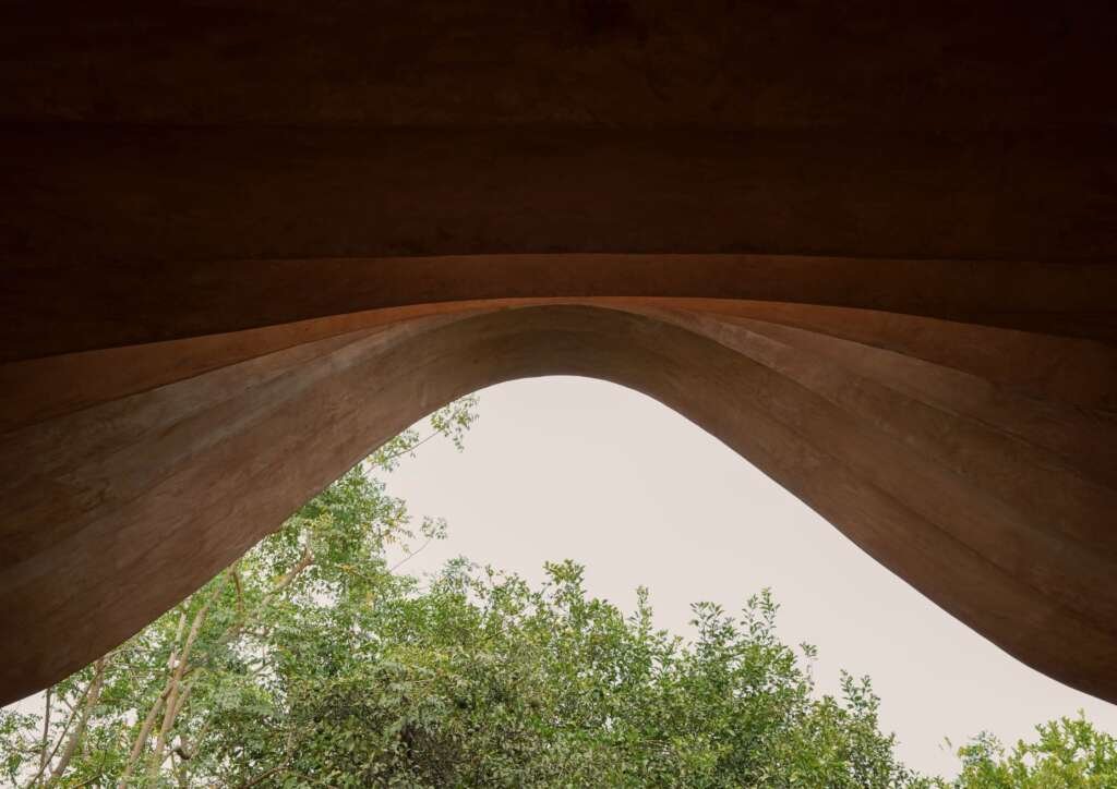 Vaazh: A Handcrafted Earth Home Embracing Nature