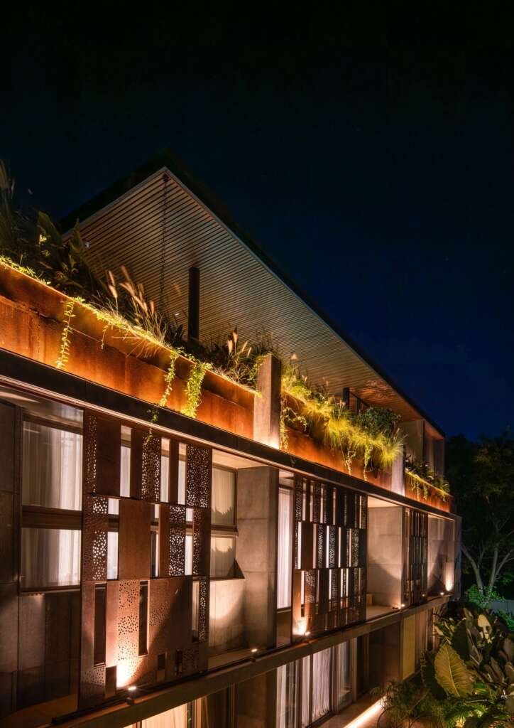 Western Valley House by STO.M.P: A Tranquil Lakeside Bungalow Rooted in Natural Architecture