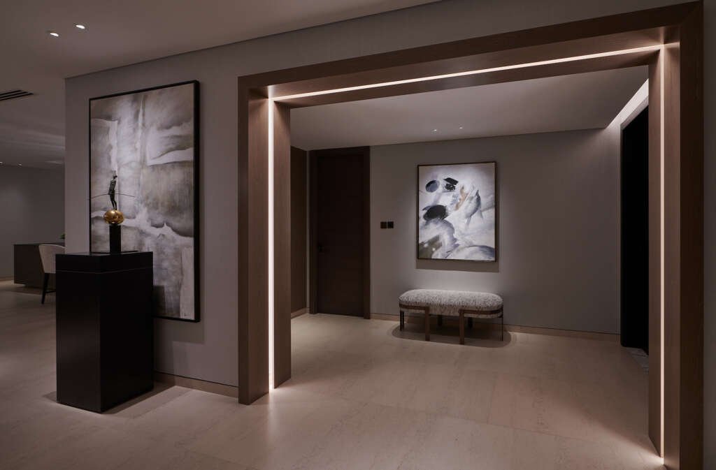 The Art of Layered Lighting in Modern Interiors: A Guide for Architects & Designers