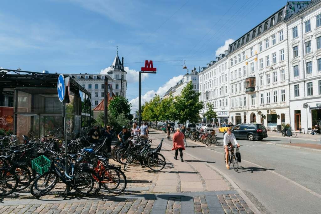 Cities Confront Global Challenges: Innovative Solutions and Strategies