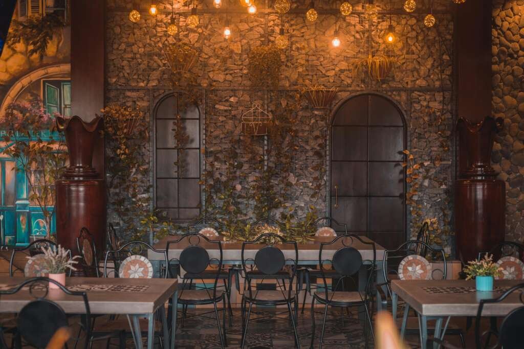 The Art of Layered Lighting in Modern Interiors: A Guide for Architects & Designers
