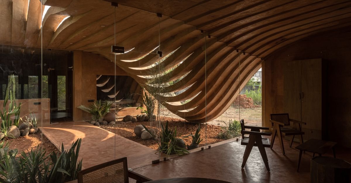Vaazh: A Handcrafted Earth Home Embracing Nature 