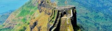 Rajgad Fort – A multi-layered fortress offering 360° visibility and natural surveillance.