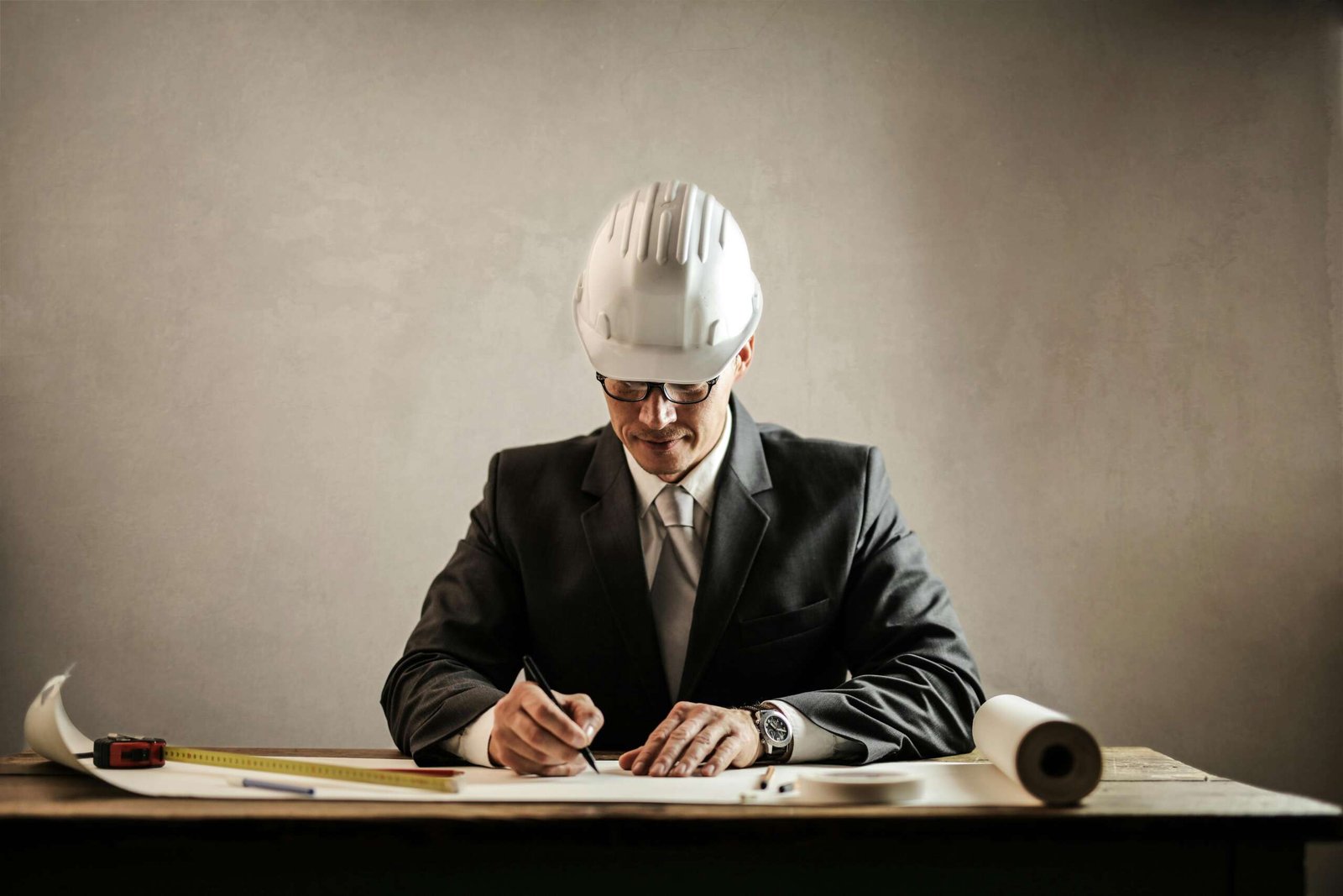 Generalist vs. Specialist Architect: What Does the World Need Today?