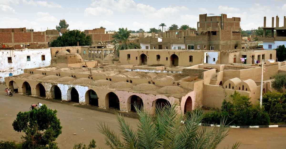 Hassan Fathy’s New Gourna: Vernacular Design Lessons for Modern Housing
